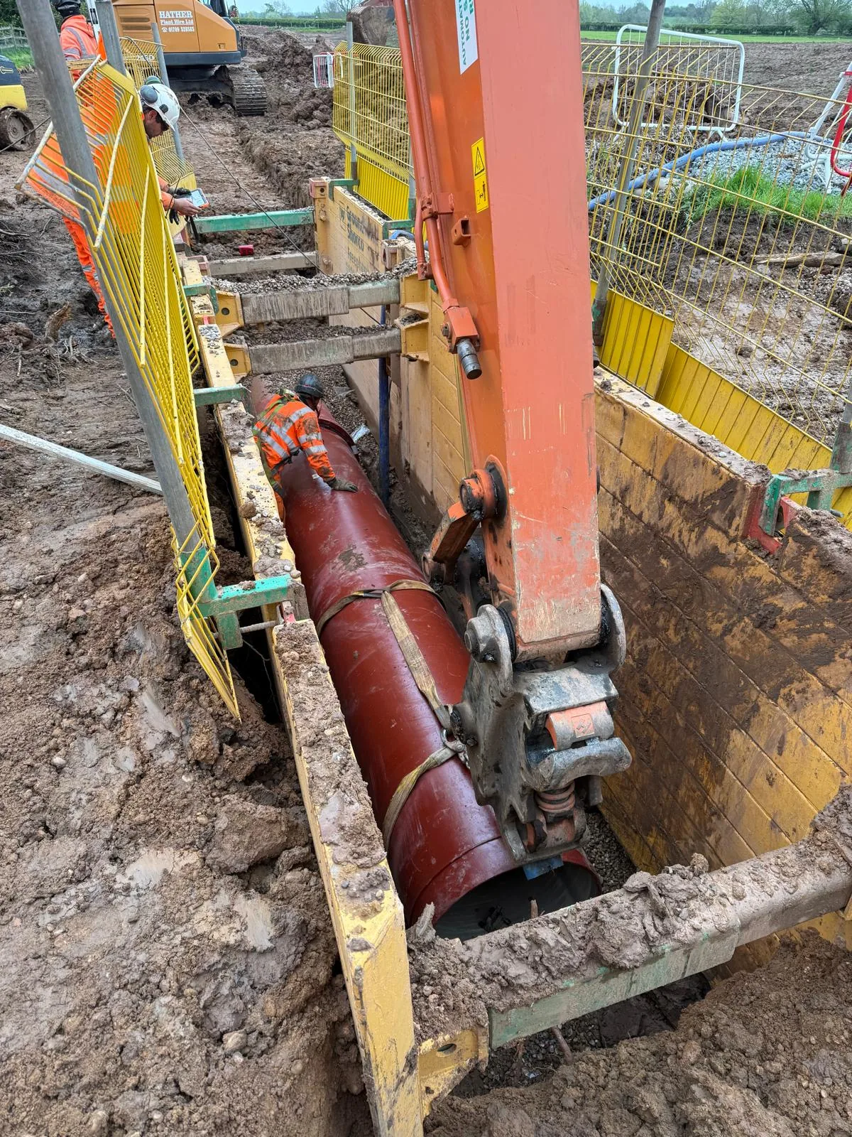 800mm ductile iron pipe being installed in sheeted trench, Packington